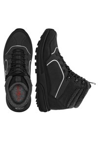 Czarne buty trekkingowe z teksturowaną syntetyczną cholewką, szarymi akcentami, okrągłymi sznurowadłami i wytrzymałymi podeszwami. Posiadają wyściełany kołnierz i miękką wyściółkę.