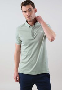 DEELUXE MARCUS - Polo - Eucalyptus