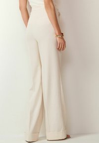Next BUTTON DETAIL WIDE LEG - Bukser - cream
