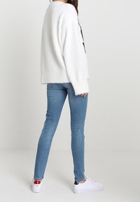 Tommy Hilfiger Sweter