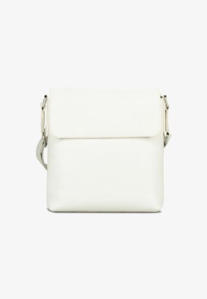Sac bandoulière en cuir blanc avec rabat avant et sangle réglable, présenté sur un fond blanc uni.