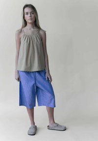 Studio Feder VILMA - Shorts - blau weiß