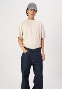 Abercrombie & Fitch BAGGY RAW  - Blugi largi - blue denim