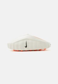 Δεν επιλέχθηκε, sail/metallic platinum-coloured/hyper crimson/black