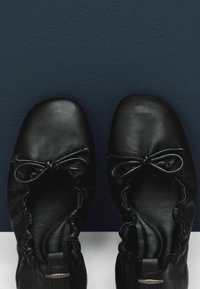 Thumbnail Image 7