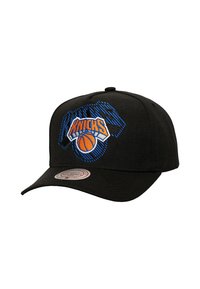 Cappellino da baseball nero con logo dei New York Knicks, che presenta una rete da basket blu e una palla da basket arancione sul pannello frontale.