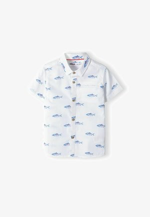 Cămașă albă cu mânecă scurtă, cu un model de pești albastre, guler și închidere cu nasturi, având un mic buzunar pe piept și nasturi bej.