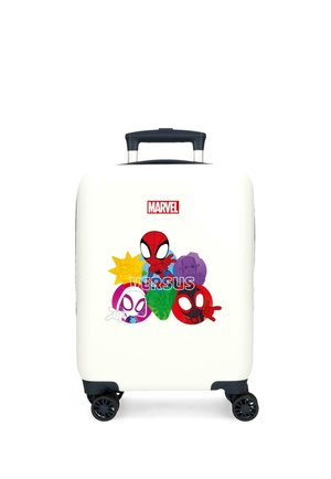 Maleta rígida blanca con asa negra y ruedas, decorada con caras coloridas de personajes de Marvel Spider-Man y la palabra "VERSUS".