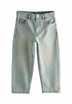 Hellblaue, hoch taillierte Jeans aus Denim mit vorderer Knopfleiste, Reißverschluss, Gürtelschlaufen und fünf Taschen, flach auf weißem Hintergrund ausgelegt.