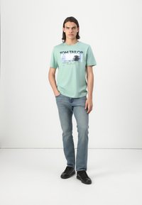 TOM TAILOR Camiseta estampada - dust green