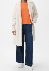 comma casual identity Sweter
