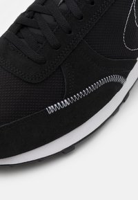 Nike Sportswear DBREAK-TYPE - Sapatilhas - black/white