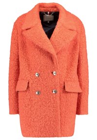 Manteau croisé en tissu orange texturé avec un col cranté, deux poches avant et des boutons en argent. L'intérieur est doté d'une doublure noire.