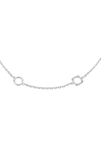 Silverfärgad kedjanecklace med cirkulära och fyrkantiga länkar, som visar en slät yta och jämn textur. Enkel och elegant design.