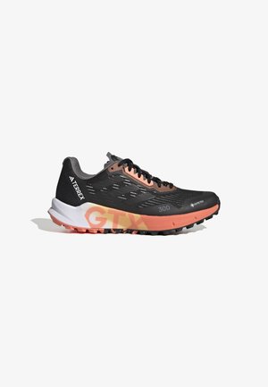 AGRAVIC FLOW 2 GORE-TEX RUNNING SHOES - Løbesko trail - core black   core black   coral fusion