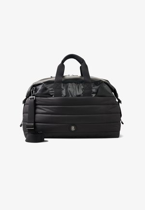 Borsone nero con texture imbottita, caratterizzato da una parte superiore lucida in contrasto, tracolla regolabile, doppi manici e logo in evidenza sulla parte frontale.