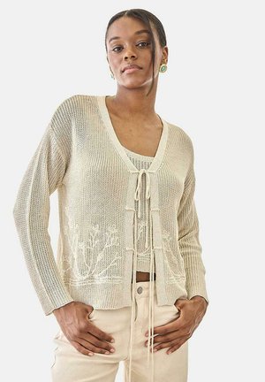 Nekane, CÁRDIGAN PUNTO CALADO BORDADO CUENTAS - Chaqueta de punto - crudo