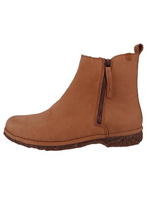 - Ankle boot