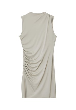 Ärmelloses beiges Kleid mit geraffter Raffung auf der linken Seite und Schulter, drapierte Stoffdetails, knielang, glatte Textur.