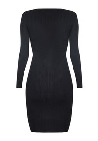 Robe noire à manches longues côtelée, avec une silhouette ajustée, dotée d'un col rond et d'un tissu texturé. La vue arrière met en avant le design sans coutures.