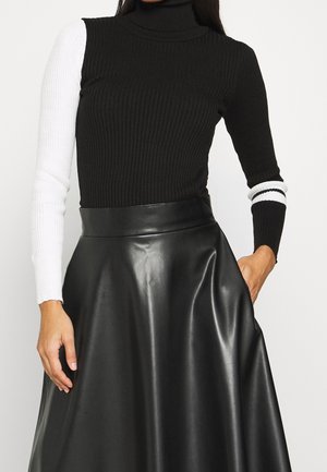Pullover - black