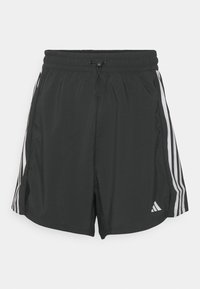 Černé sportovní šortky s elastickým pasem, šňůrkou a bílým logem. Na obou stranách mají tři vertikální bílé pruhy.