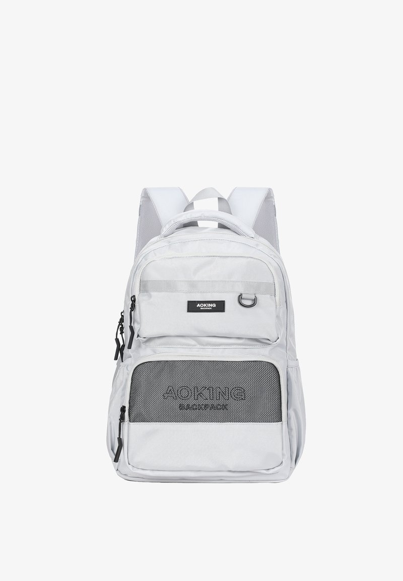 Sac à dos gris clair avec plusieurs compartiments zippés, poche avant en filet, bretelles rembourrées et une petite étiquette de marque noire "Aoking".