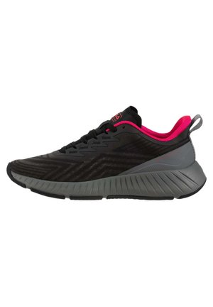 Scarpa da corsa con parte superiore in mesh nero testurizzato, dettagli rosa e suola grigia di supporto. Presenta un tacco affusolato e una forma contornata.