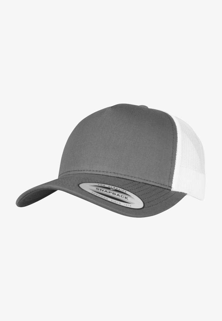 Graue Snapback-Cap mit einem weißen Netzrücken, einem gebogenen Schirm und einem Markenetikett auf der Vorderseite. Langlebige Stoffkonstruktion.