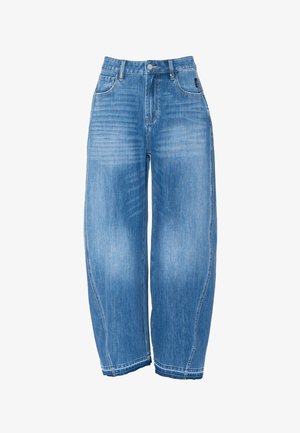 Jeans in denim blu a vita alta con taglio a gamba larga, lavaggio sbiadito, dettaglio cuciture laterali, tasche frontali e chiusura con bottoni.