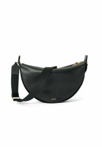 Borsa a tracolla in pelle nera con forma arrotondata, superficie testurizzata, dettagli in metallo dorato e tracolla rimovibile. Logo del marchio visibile.