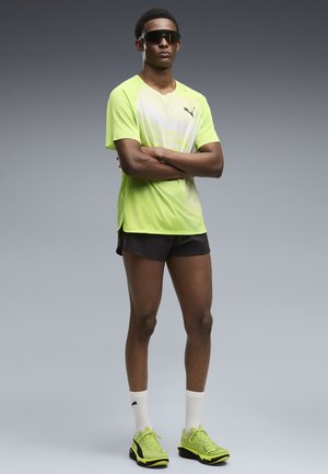 Puma, DEVIATE NITRO ELITE 4 - Обувки за бягане по асфалт - sunny lime- black