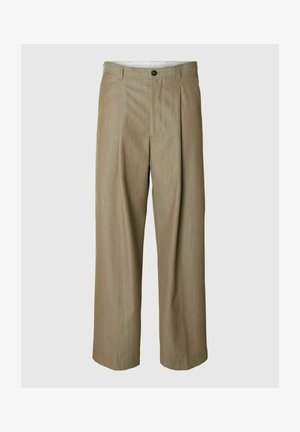 Beżowe plisowane spodnie o prostych nogawkach, wykonane z lekkiego materiału. Posiadają zapięcie na guzik oraz boczne kieszenie.