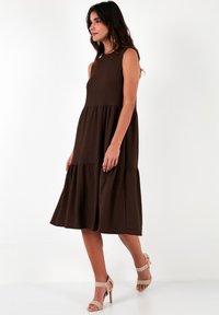 LELA REGULAR FIT - Dnevna haljina - brown