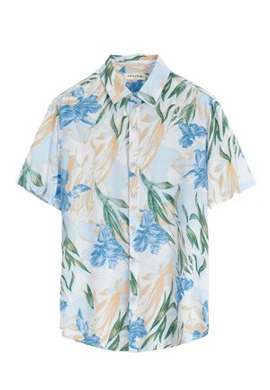 Chemise à manches courtes avec boutons, de couleur bleu clair, ornée d'un motif floral avec des fleurs bleues et des feuilles vertes sur un fond crème.