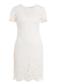 Ljusrosa kortärmad spetsklänning med blommönster, knälång, figurnära silhuett och vågig fåll.