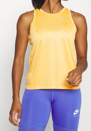Sports T-shirts - gold-coloured