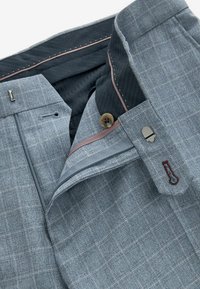 Next TAILORED FIT CHECK REGULAR FIT - Ülikonnapüksid - light blue