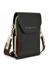 Bolso cruzado de cuero negro con superficie texturizada, herrajes dorados, cierre con cremallera, solapa frontal y correa ajustable marrón. Marca 'bugatti' grabada.