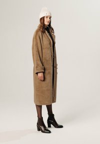 Rodier Trenchcoat - camel