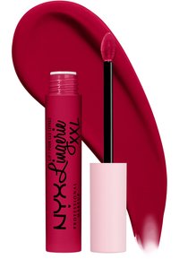 Rossetto liquido NYX Lingerie XXL in tubo fucsia vibrante, con applicatore nero. Texture liscia e lucida con un campione sullo sfondo.
