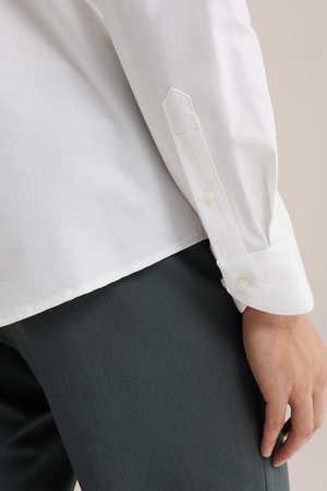 WE Fashion THE DRESSED - Formálna košeľa - white