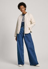Pepe Jeans ABI - Bombera - mousse white