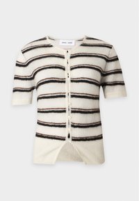 Cardigan crème à manches courtes avec des rayures horizontales marron et noires et des boutons imitation perles sur le devant.