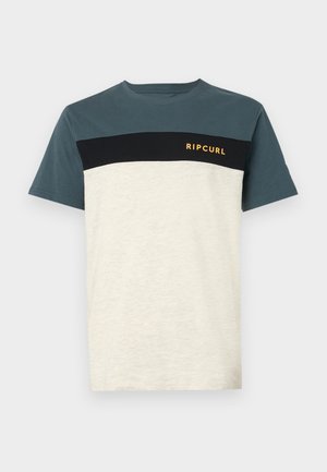 T-shirt à manches courtes en bleu marine, noir et beige clair. Présente un design uni avec le logo "RIPCURL" en jaune.