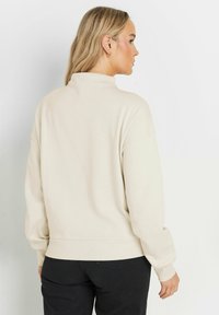 Thumbnail Image 3