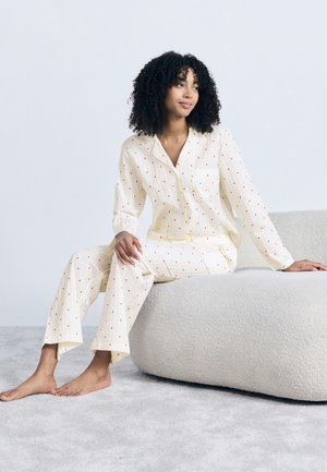 JACQUARD HEARTS - Pyžamová súprava - gardenia