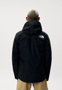 The North Face MOUNTAIN LIGHT TRICLIMATE THREE IN ONE GORE-TEX JACKET - Ūdensnecaurlaidīga jaka - black