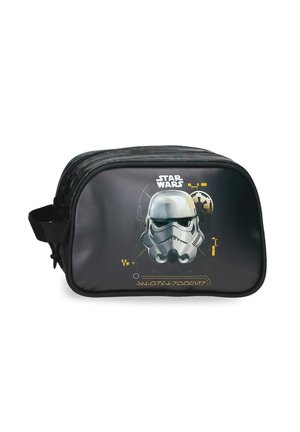 Bolsa de tocador negra de Star Wars con gráfico del casco de Stormtrooper, logo de Star Wars y detalles amarillos de estilo tecnológico. Dos compartimentos con cremallera, asa lateral.