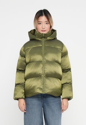 PCMILLA SHINY PUFFER JACKET HOOD - Zimní bunda - military olive
